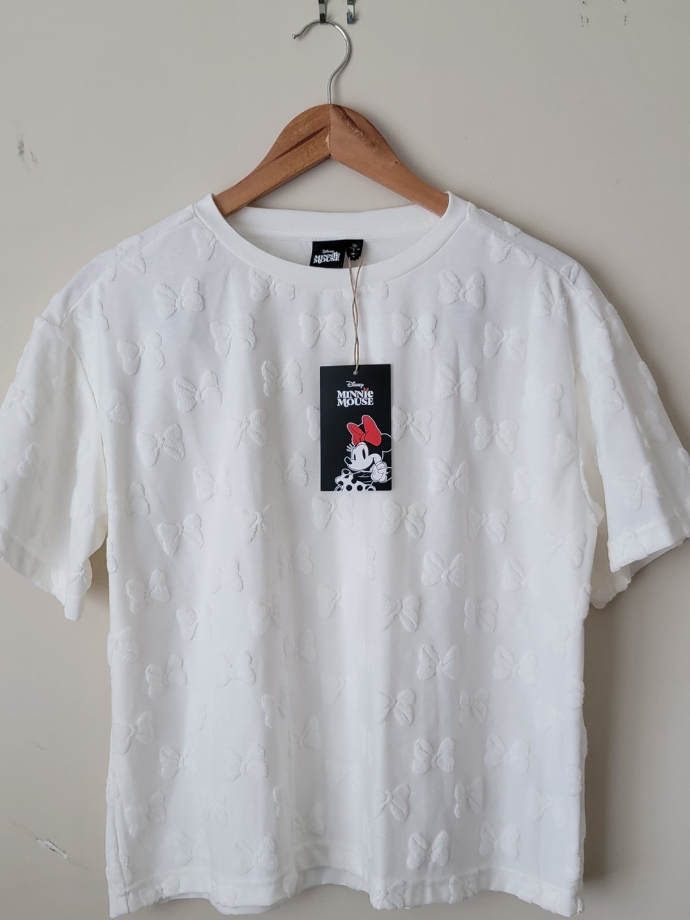 Disney Minnie Mouse White Embossed Bow Fabric Size M